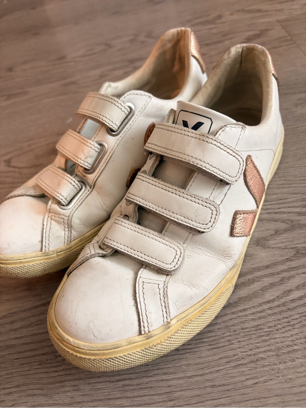 Veja Recife Rose Gold & White leather sneakers - size 7